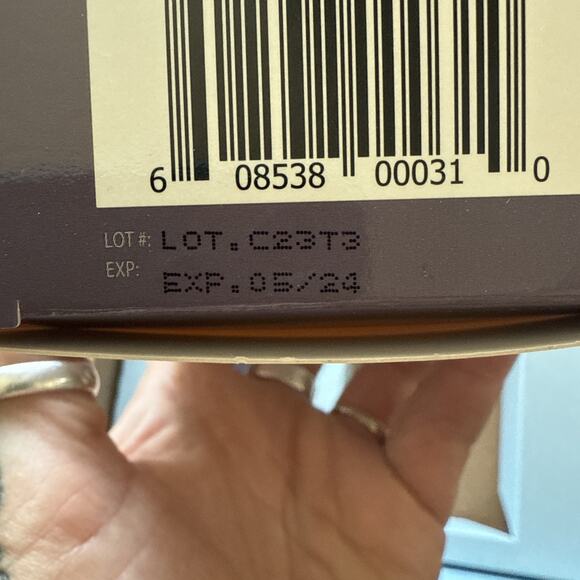 Women's Hair Regrowth Kit: Shampoo, Conditioner, 2% Minoxidil, Leave-In Foam - Picture 11 of 15